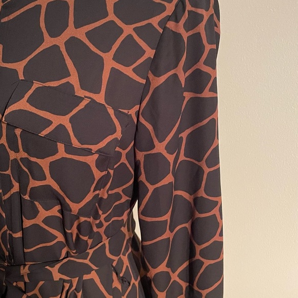 Banana Republic midi shirt dress.  Giraffe print - Picture 3 of 4